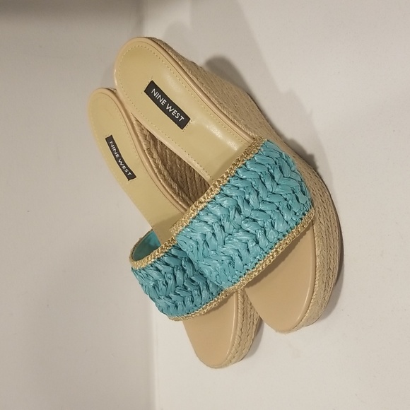 Sandals - Picture 2 of 5